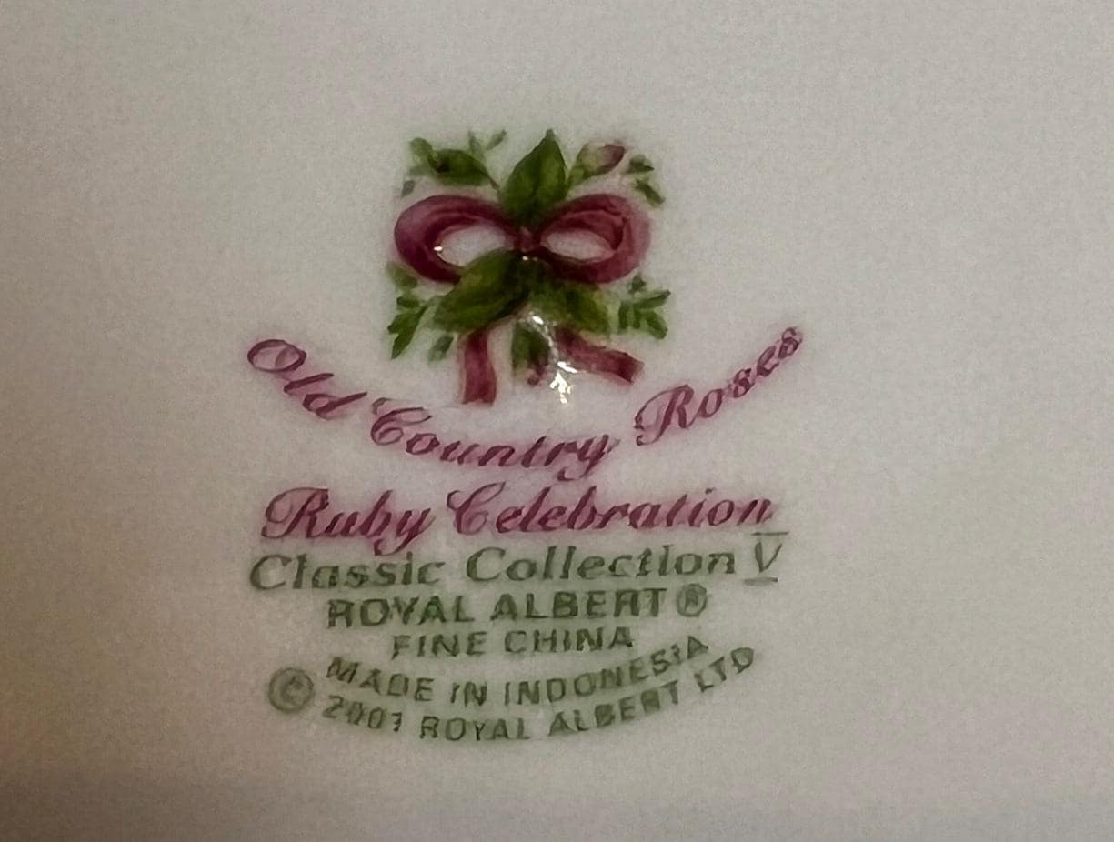 希少なロイヤルアルバート ルビーセレブレーションマグカップ