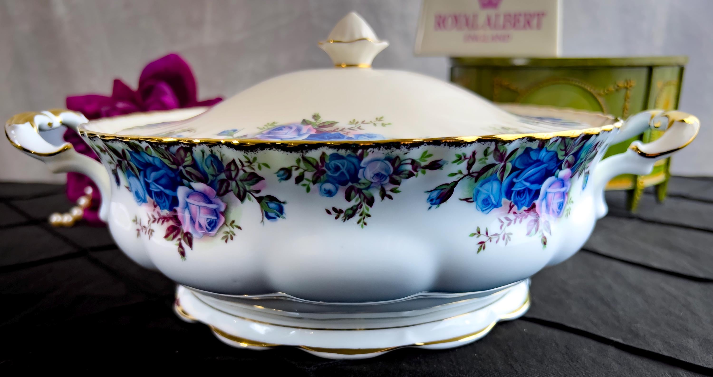 62 Piece Moonlight Rose Dinner for 8 People, Vintage Royal Albert