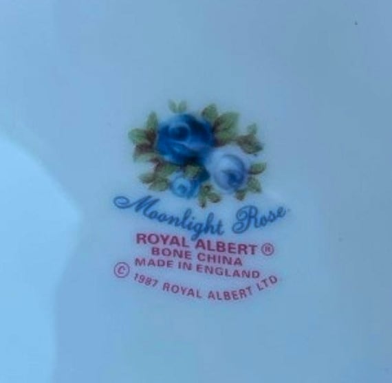 20 Piece Moonlight Rose Dinner for 4 People, Vintage Royal Albert