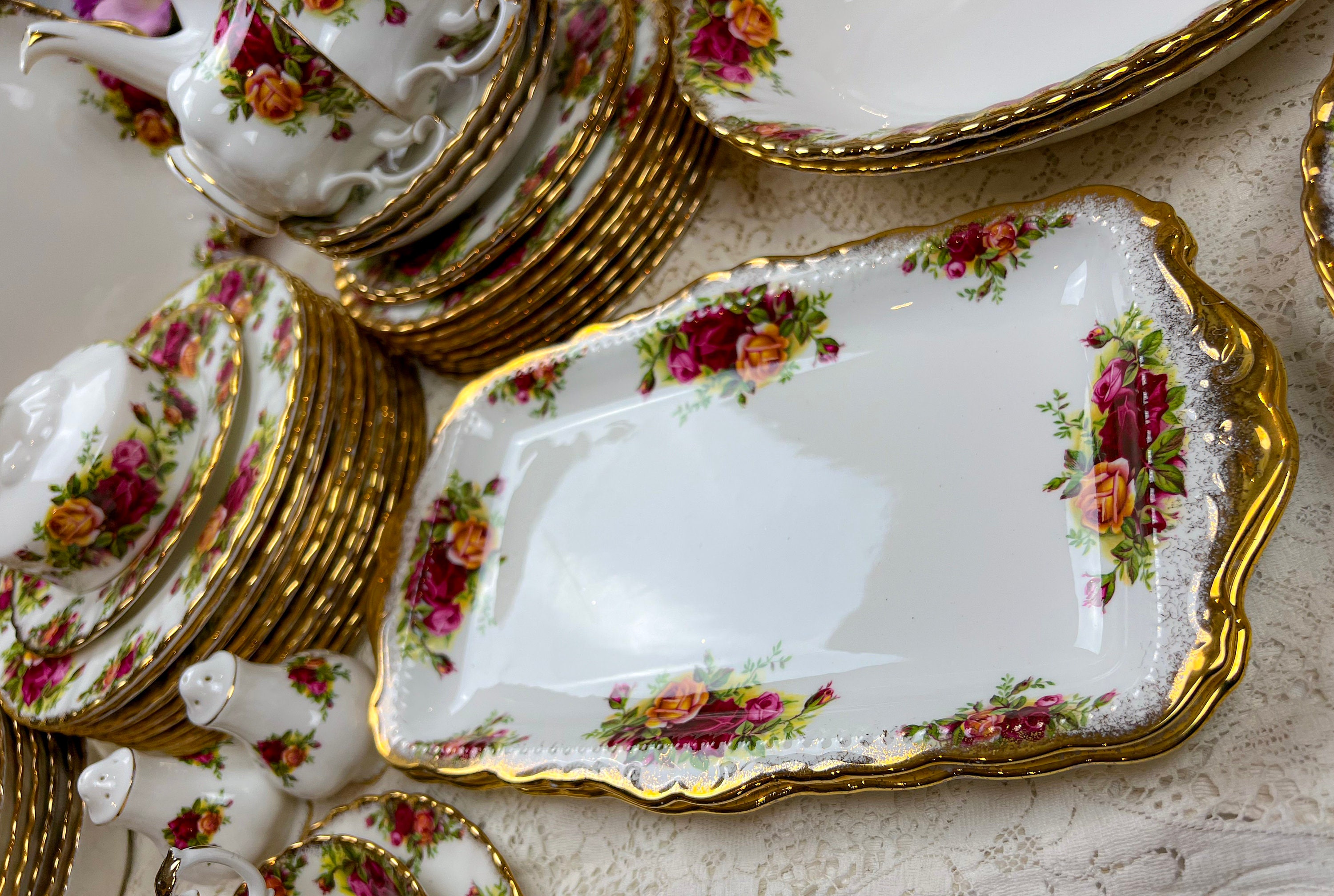 Albert Royal Old Country Roses Vintage Dinner Montrose for Mug