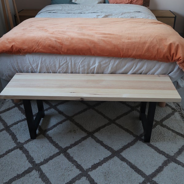 Banc en bois pour l'entrée ou pied le lit