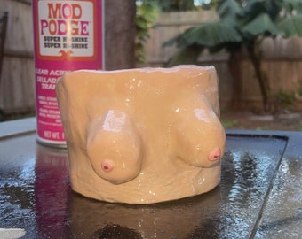 Boob pot with drainage holes