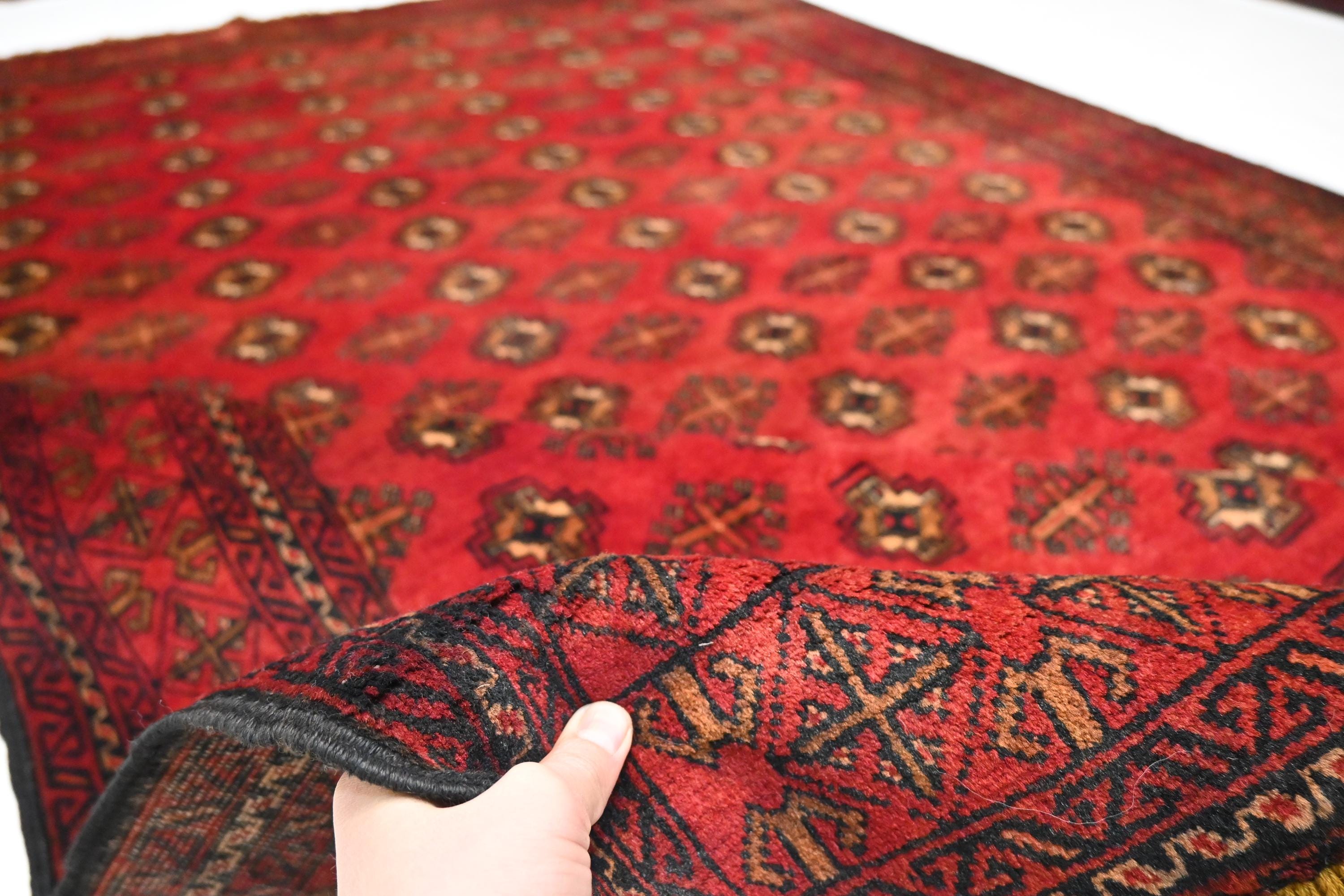 レッドヴィンテージラグ 5'2x7'5 ft トルクメン族のモウリラグ 1950