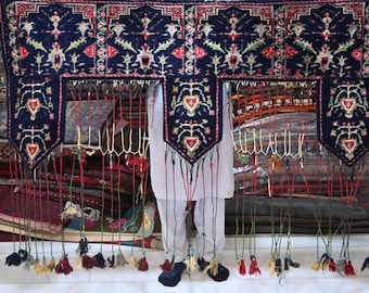Alfombra Jalar antigua de los años 20 para colgar en la pared, 100% lana hecha a mano / Alfombra tribal turcomana con motivos pictóricos, 145 x 110 cm (4'9 x 3'7"), decoración de pared / Alfombra oriental