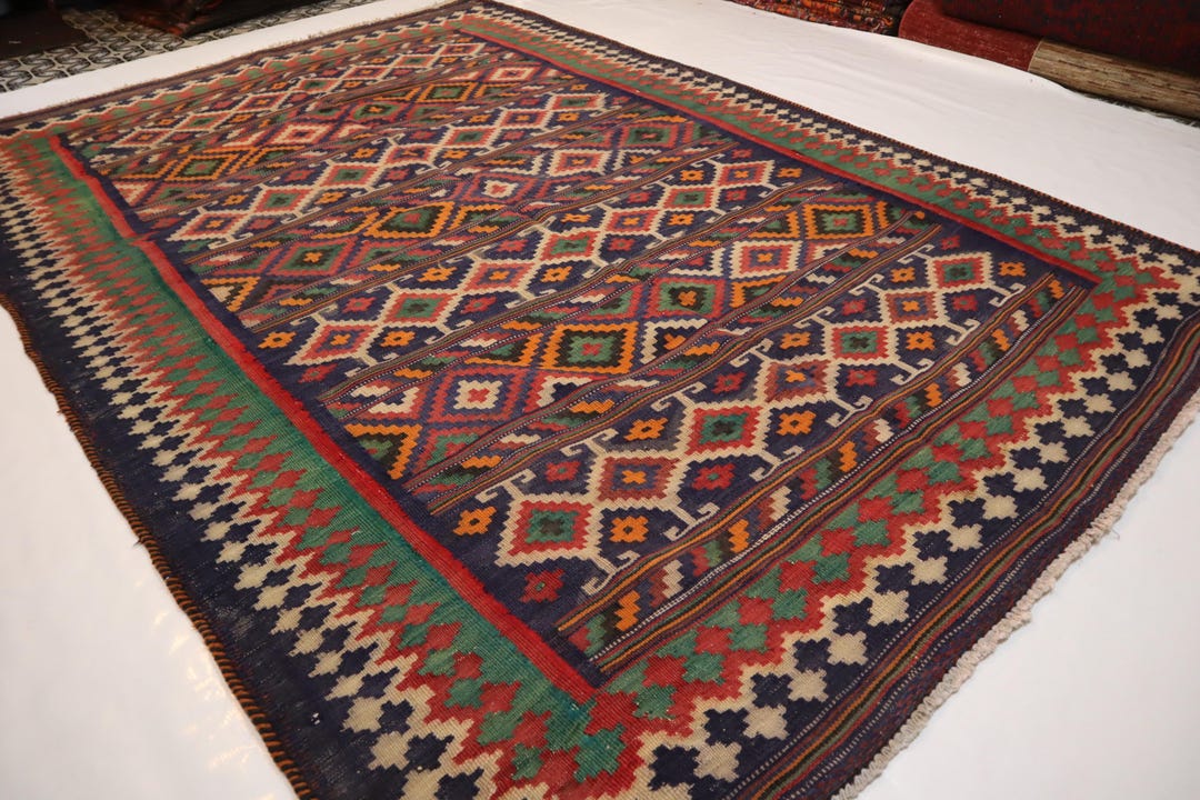 ヴィンテージエリアラグ 5'8x8'5フィート ラガリー平織りキリムラグ