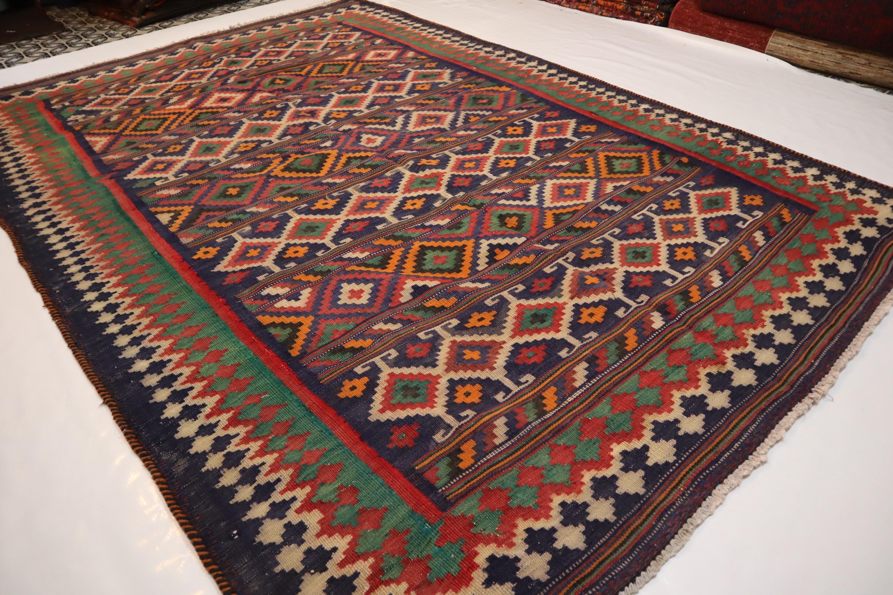 ヴィンテージエリアラグ 5'8x8'5フィート ラガリー平織りキリムラグ