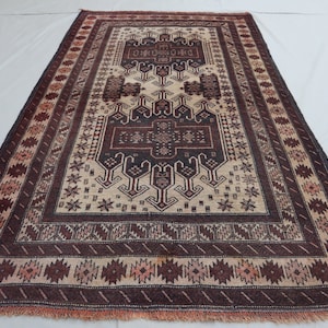 Alfombra geométrica vintage de 4 x 6&#39;6 pies, alfombra de lana hecha a mano de la mejor calidad, alfombra baluchi afgana, alfombra beige turcomana oriental, alfombra antigua tribal de 4 x 7 pies