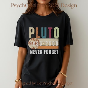 Psych TV-serien Pluto "Glöm aldrig" T-shirt, Retrokomedi, Psychodelphia 2025-design