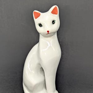 Vintage Ceramic 8&quot; tall Sitting Cat Figurine/Statue - V4126