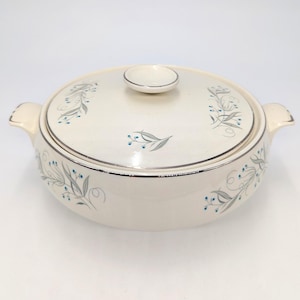 Vintage Beautiful MCM Homer Laughlin &quot;Celeste&quot; Pattern Covered Casserole / Serving Dish - V4479