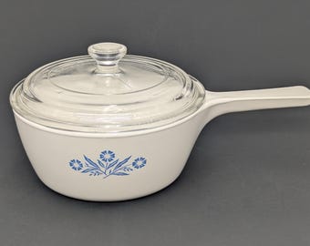 Vintage 1970s Corning Ware Blue Cornflower 1-1/2 Pint Saucepan P-82-B with Lid - V6216