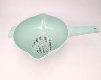 Vintage 1980s TUPPERWARE Teal colored Large 2 QT Strainer with Pot Hook - V6200