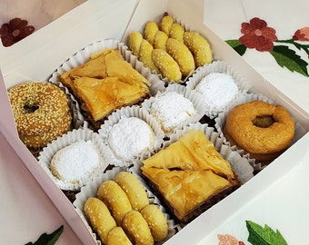 1 lbs 5 oz Greek Novelty Dessert Assortment Koulourakia Kourabiedes Sesame Cookies Baklava | Thank you Birthday Easter Mother's Day Gift Box