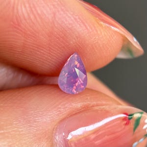 0.53ct natürlicher lila seidiger Saphir Viet Nam, opalisierender Saphir, Birnenform, ungewärmter Saphir Luc Yen