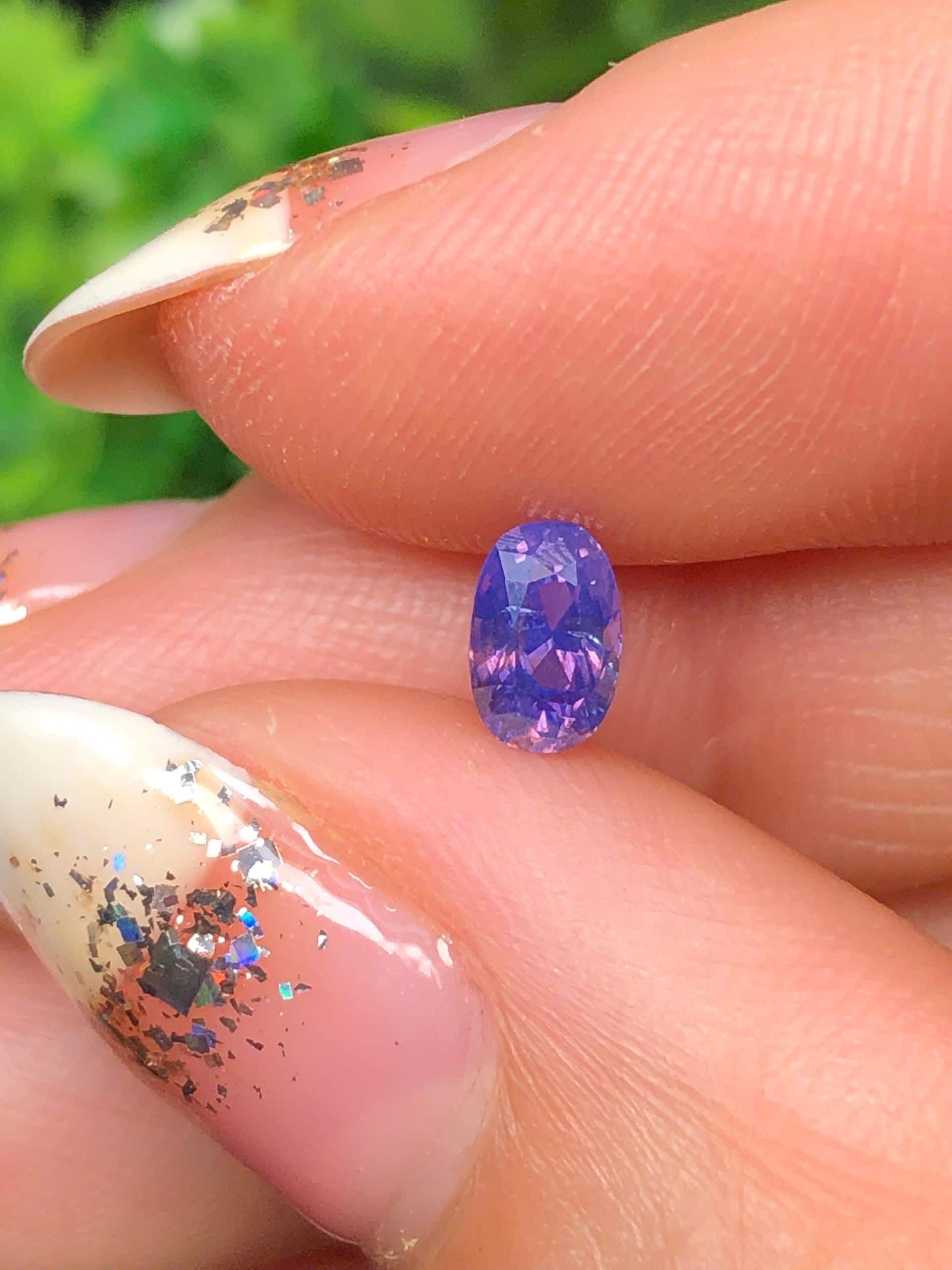 0.57カラット パープルサファイア ベトナム産 クッションシェイプ 非