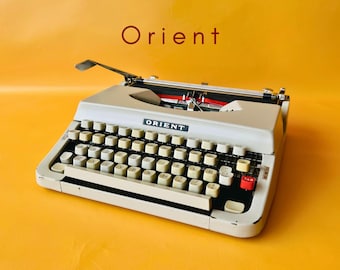 Working Typewriter Orient Portable White Typewriter Manual Japanese Typewriter 1970s Retro Gift Writer Portable QWERTY Typewriter with Case