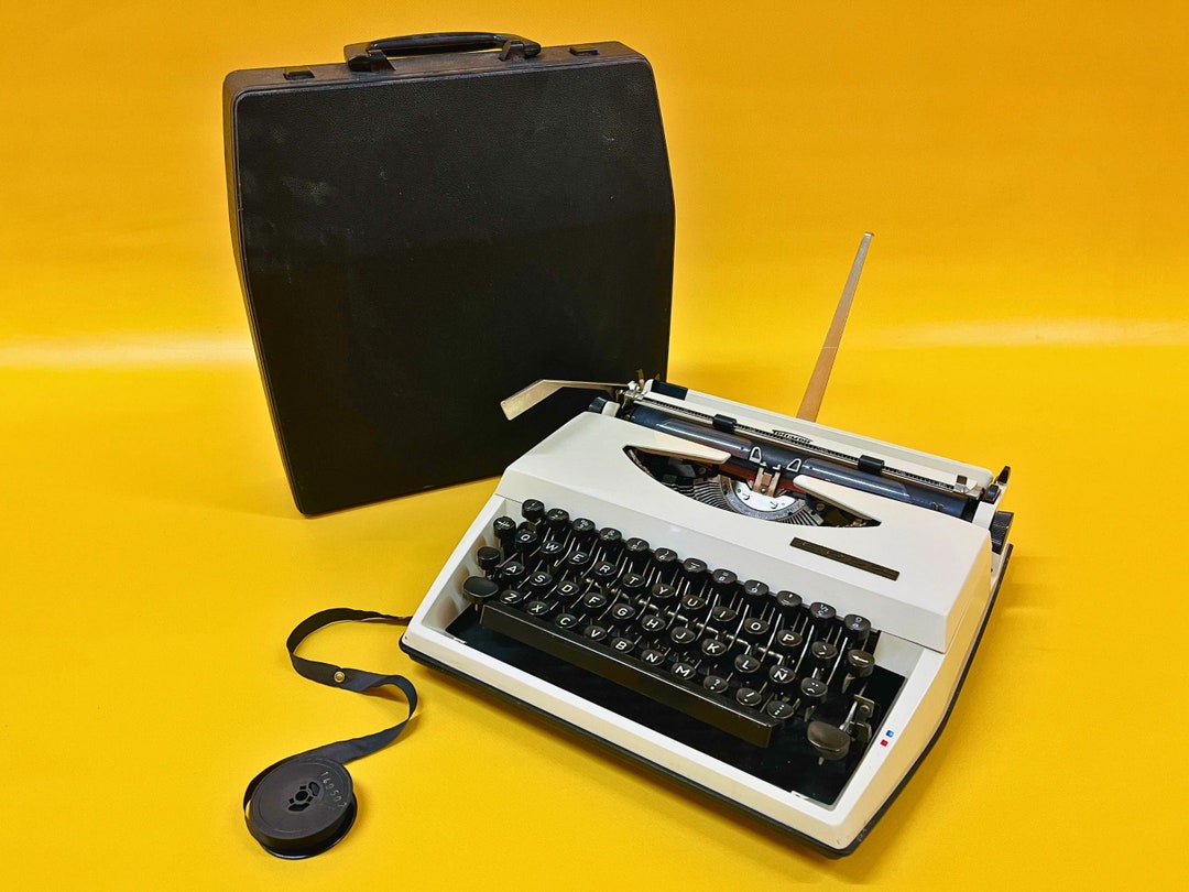 Working TYPEWRITER VINTAGE Typewriter Antique Typewriter 70s Etsy