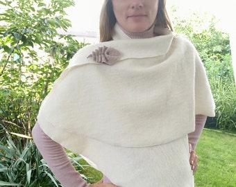 Wedding cape made of wool - bridal poncho cape in offwhite, black, grey, anthracite, red, pink, light blue - handmade