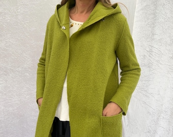 Cappotto di lana - Giacca oversize da donna con cappuccio realizzata al 100% in lana - Lana cotta italiana color verde kiwi - lana cotta - realizzata a mano