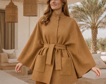 Cappotto a mantella da donna in lana - Giacca a mantella oversize da donna 100% lana - Lana cotta italiana nei colori cammello, caramello mou, caramello, cognac, beige, tabacco