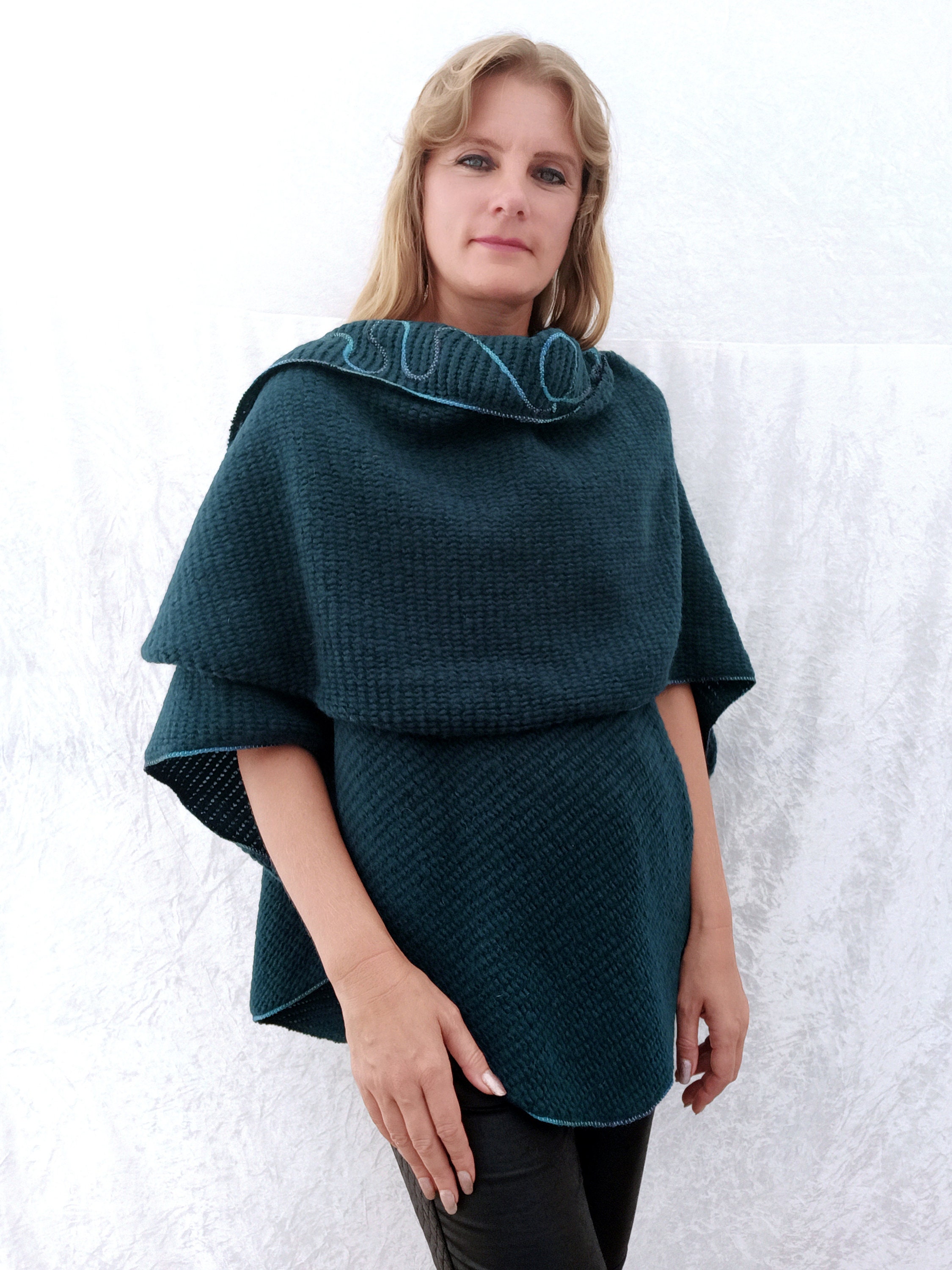 Women's Cape Petrol - Wool poncho cape made of wool in wine red-grey, grey, anthracite, black, navy - handmade - mantella donna