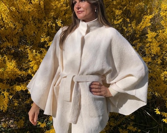 Cappotto a mantella da donna in lana - Giacca a mantella oversize da donna realizzata in 100% lana Cloud Dancer Off-White Crema Avorio - lana cotta