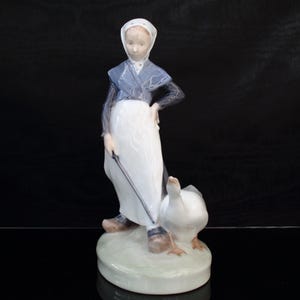 Royal Copenhagen Figurine 528 Girl with Geese by Christian Thomsen, Denmark