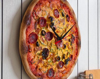3D Pizza Wall Clock: Handmade Resin, Realistic Kitchen Decor