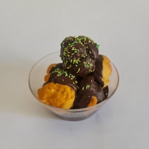 Fake faux profiteroles