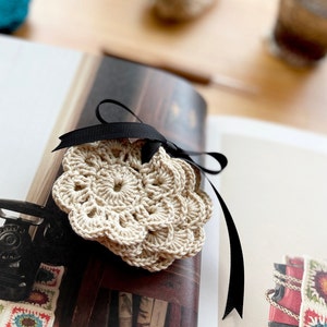 Set of 4 Flower Shapes Crocheted Coasters | 2 Colours | 100% cotton | free combine | Decor Kitchen, Living , Camping, Good Gift for Woman.