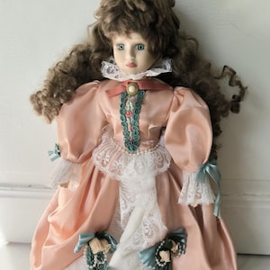 Vintage Victorian porcelain doll, doll in Victorian outfit, brunette doll with green eyes, beautiful doll as a gift, vintage doll collection