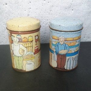 Vintage tin cans with baker and cheese maker, round tin can, pair of tin can with lid, kitchen, home decor, collecting