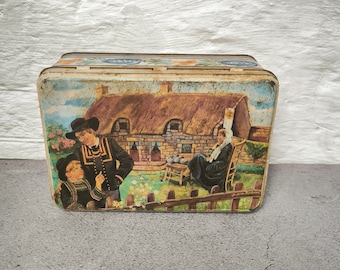 Vintage tin biscuit box with lid, rustic motif, French countryside motif, vintage collectible tin box, home decor