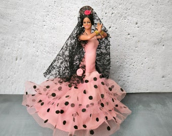 vintage Marin Chiclana dans une superbe robe à pois rose pâle, danseuse de flamenco à collectionner, poupée en plastique espagnole vintage, cadeau de collectionneur