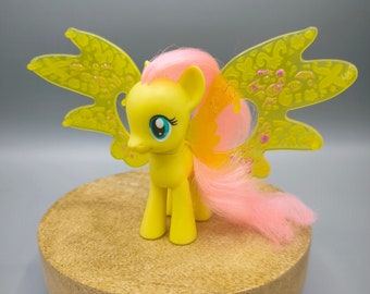 Vintage MLP G4 Friendship Charm Wings Fluttershy, Fluttershy with yellow wings, collectible pony, vintage toy Hasbro, rare collectors gift