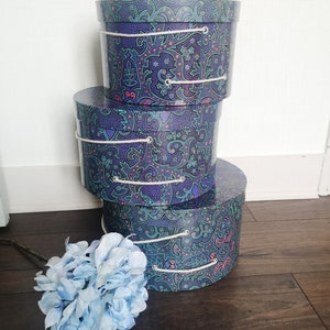 lot vintage de boîtes rondes à chapeau, boîtes matriochka violettes, beau rangement pour n'importe quelle pièce, décor vintage, superbes boîtes rondes en carton