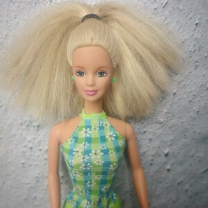 Pretty in plaid barbie 1998 deals