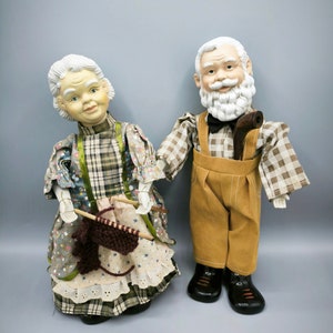 Vintage pair of musical grandparents dolls, moving musical dolls 60s, rare and cute grandparents gift, wedding anniversary gift, collectors