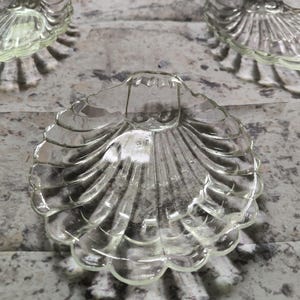 Vintage glasskålar formade som snäckskal, stora snäckor för aptitretare, antik serveringsset för aptitretare