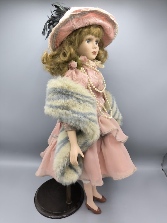 Vintage Porcelain Doll in 1920s Style, Jazz Era Doll, Fur Boa Doll
