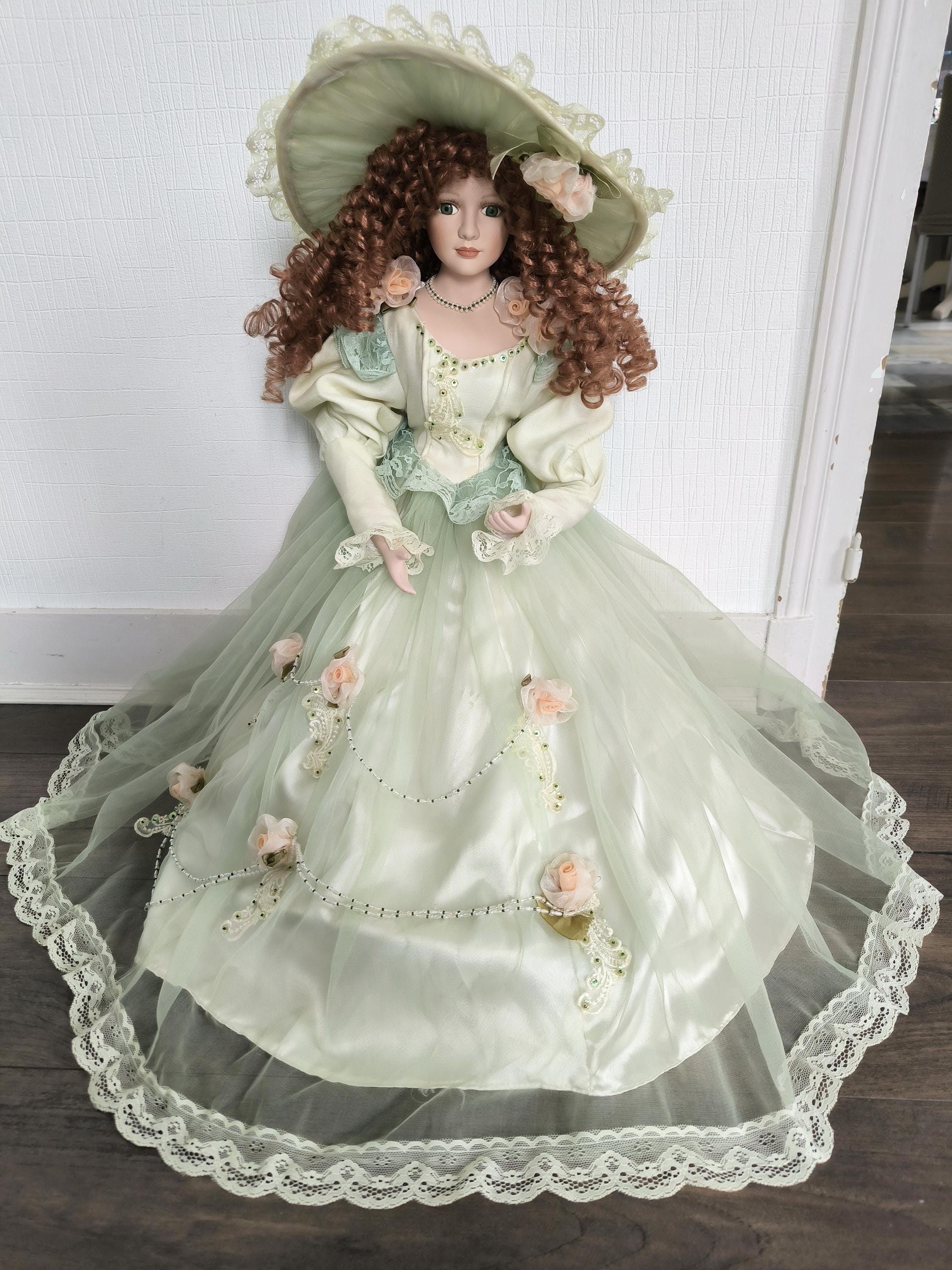 Antique & Fashion Doll 緑色 レースドレス Porcelain Doll Green Dress - Etsy