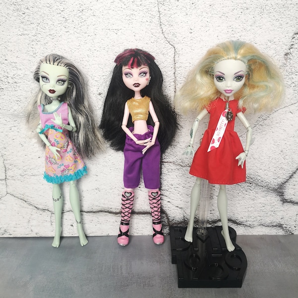 poupées Monster High vintage, collection Monster High Lagoona Blue, Frankie Stein, Drakulaura, bon et juste état