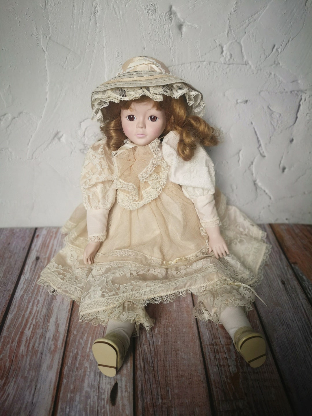 Vintage Porcelain Doll Mundia Christine and Cecile 1987, Rare Doll