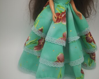 Vintage Barbie Dress, Vintage Dolls Dress, Green Dress With Flowers - Etsy UK Vintage Barbie Dress, Vintage Dolls Dress, Green Dress With Flowers - Etsy UK