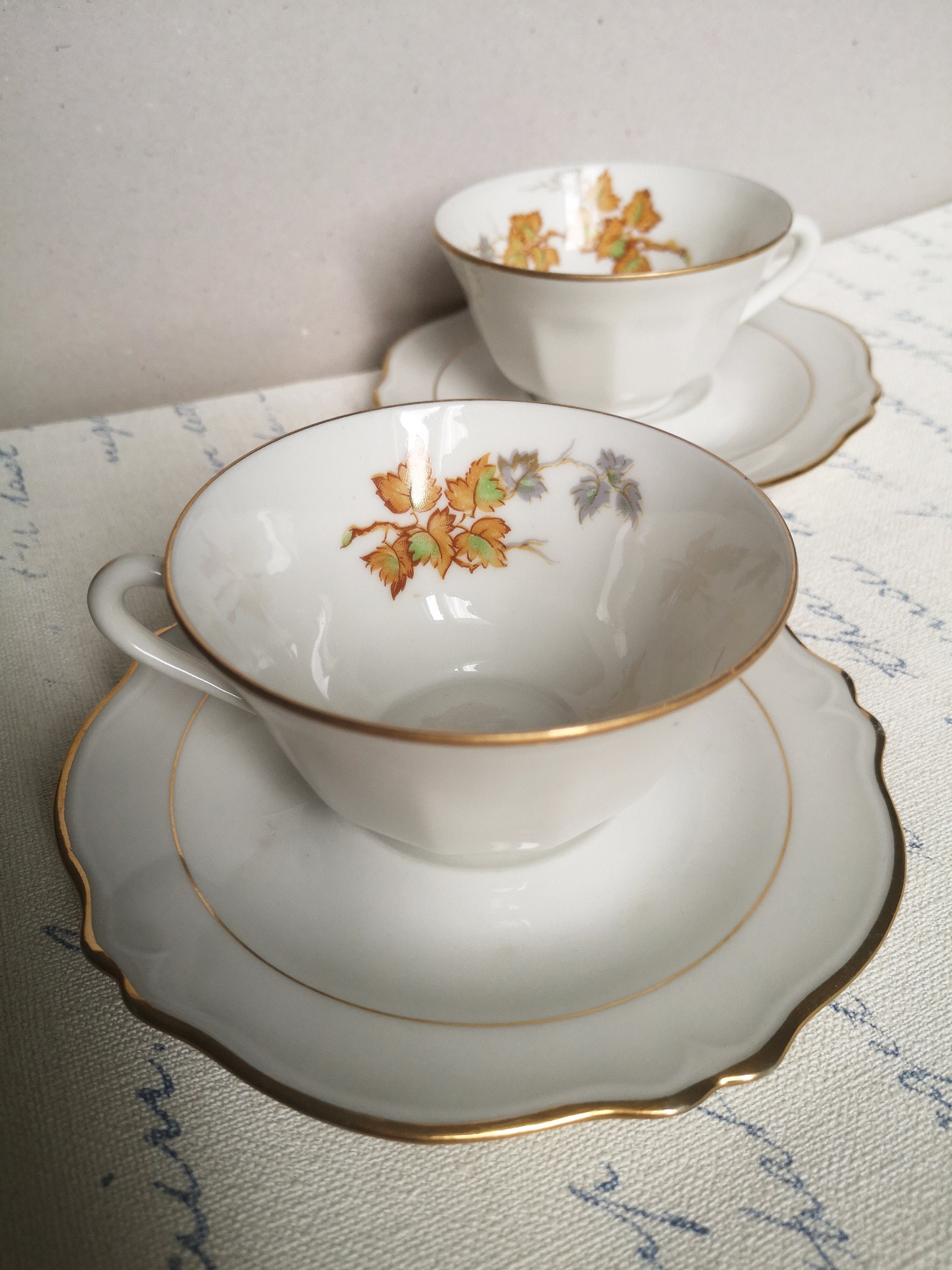 Accord Café/Thé, Français Porcelaine de Limoges, Motif Floral à L'intérieur La Tasse, Très Bon État