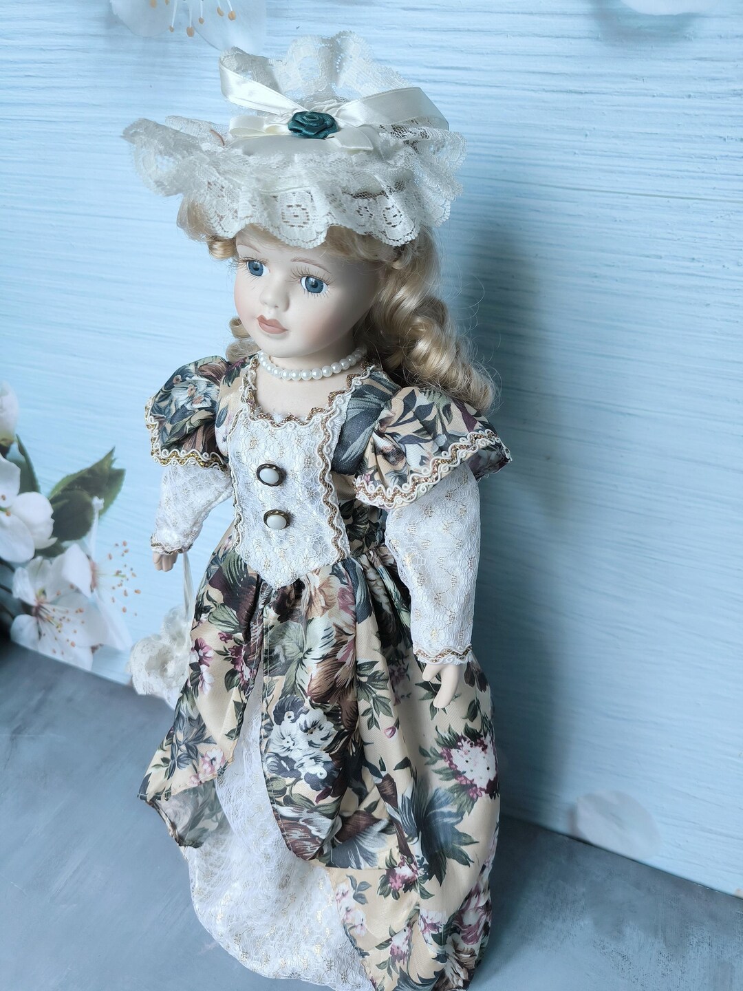Robe pour poupée antique - Canada