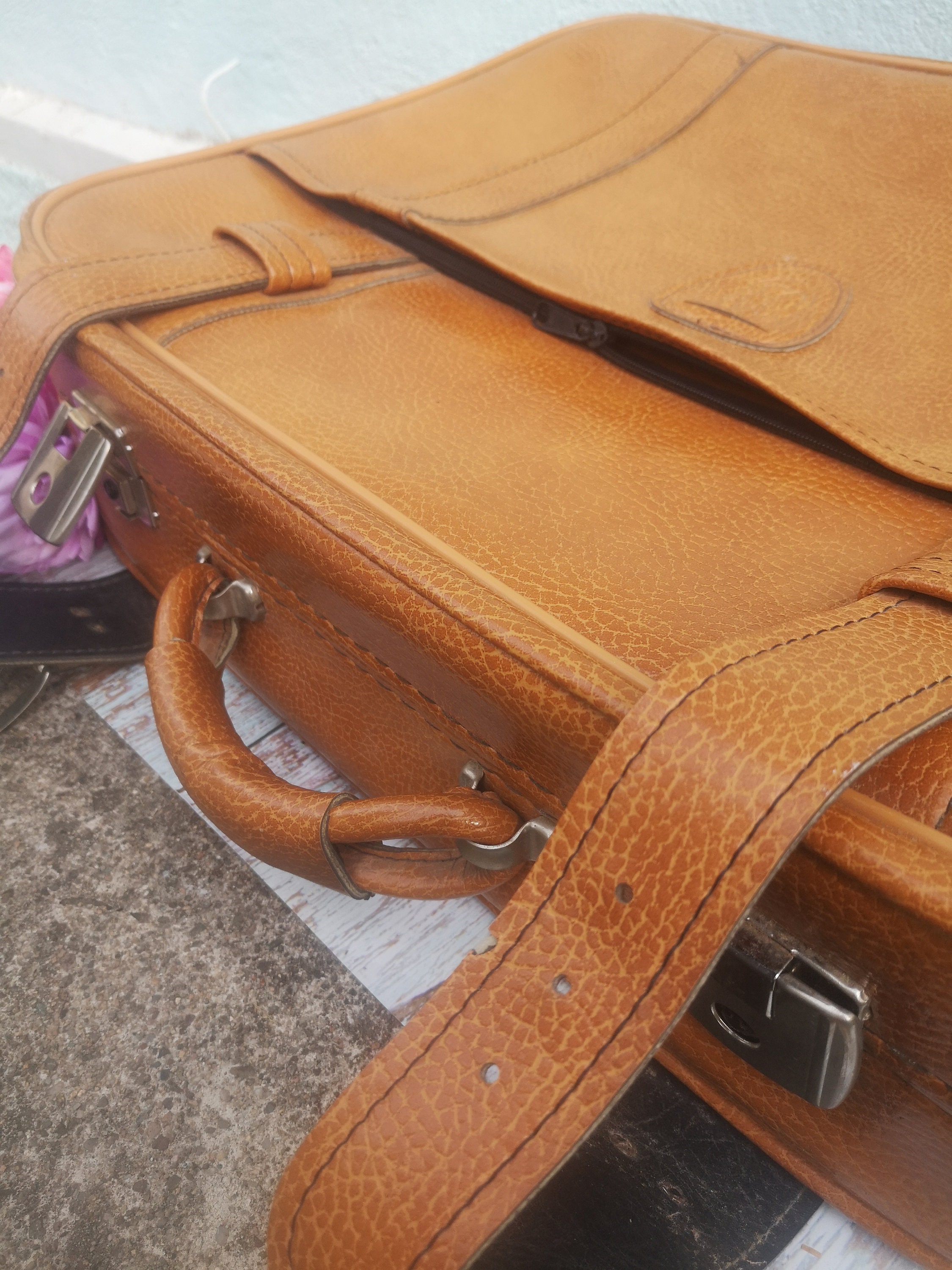 GRANDE VALISE EN cuir marron rétro Vintage Ancienne EUR 6,00 - PicClick FR