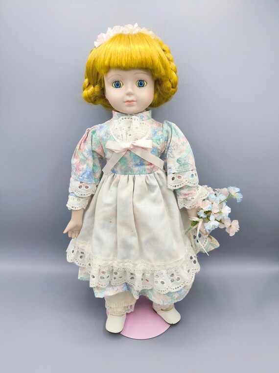 Ancienne Poupée En Porcelaine – Cheveux Roux Bouclés – Vintage