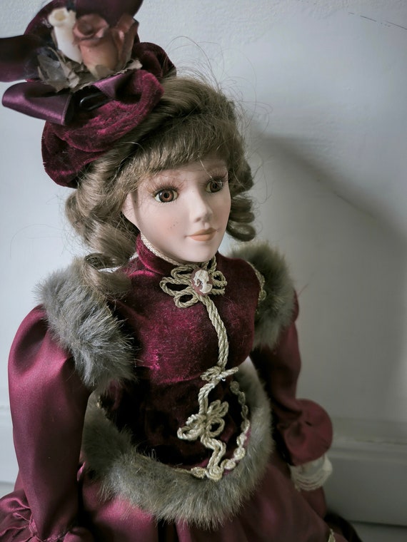Grande Poupée En Porcelaine Alsacienne – 60 Cm, Vintage, Inscription D004