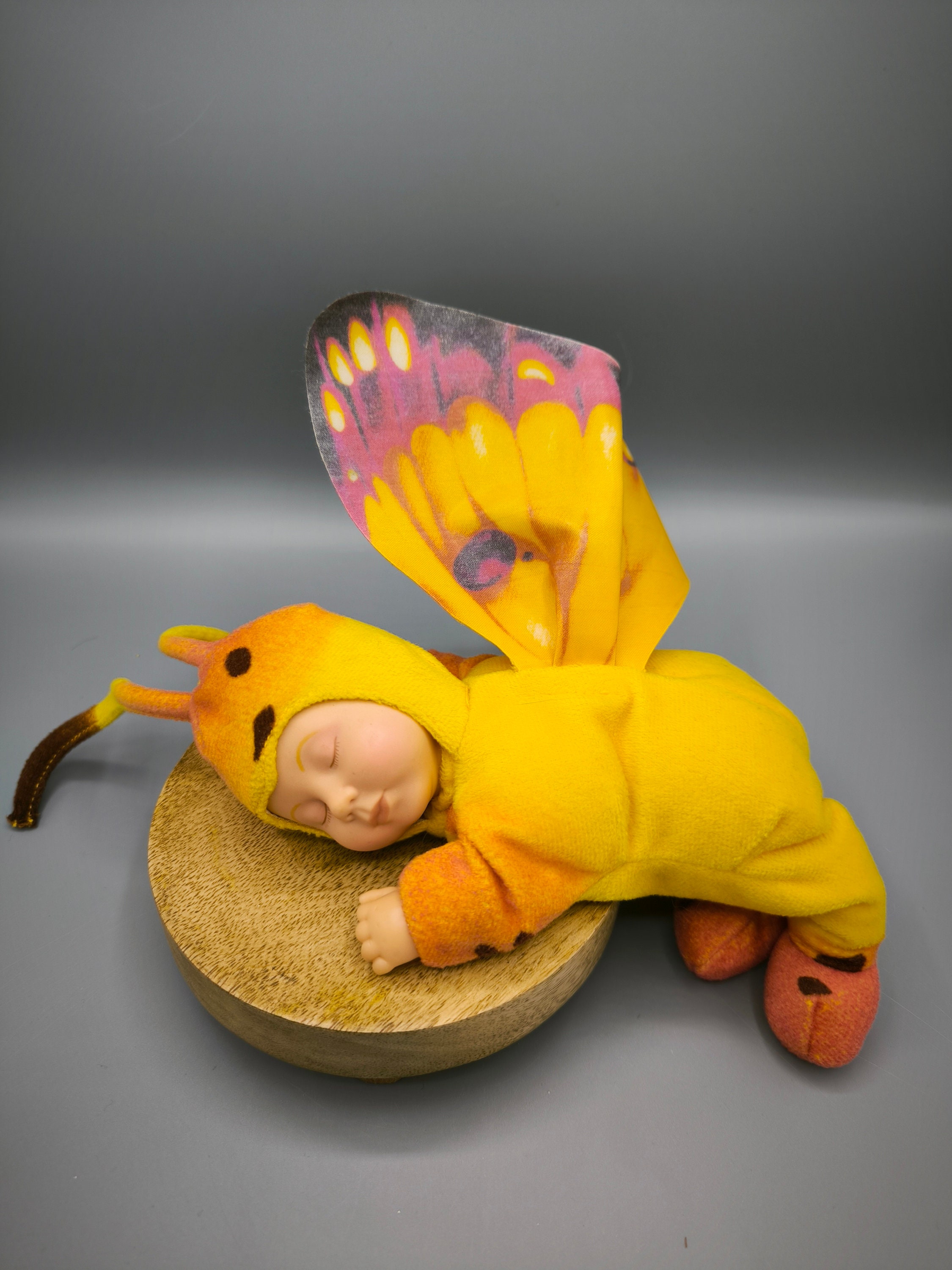 Peluche Bébé Papillon Jaune Pâle Anne Geddes – 22 Cm – Collection Vintage
